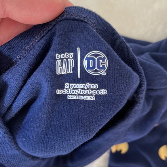 NWOT Baby Gap x Batman pj set for 2T - Picture 5 of 6